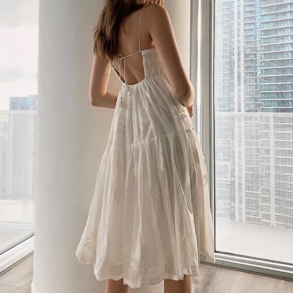 LOOKING FOR: Aritzia Vagabond Dress
